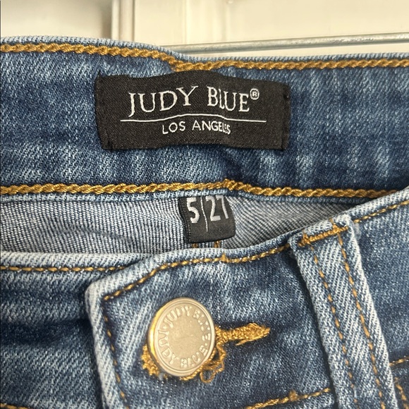 Judy Blue Relaxed Fit Skinny Jeans - Picture 3 of 8
